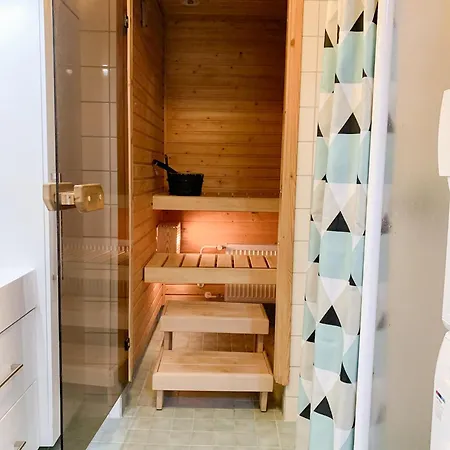 Top-floor City Escape With Sauna & Balcony In Central *